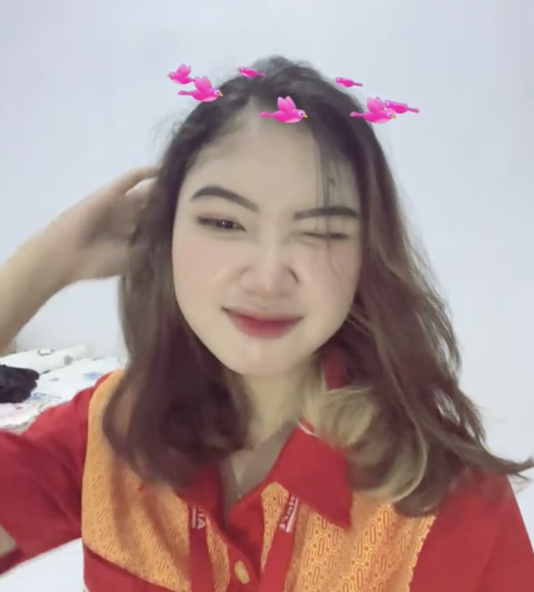 Dina Oktaviani karyawan Alfamart